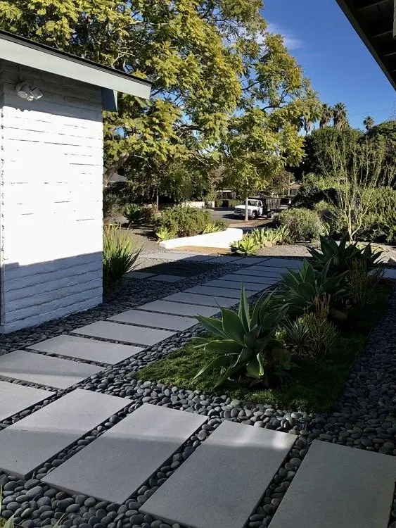 Pisos para área externa em caminho de jardim